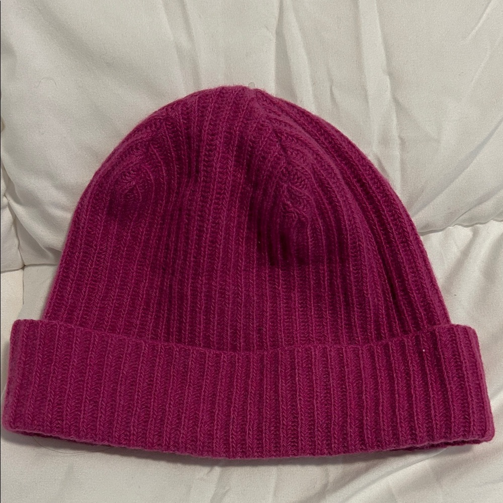 Portolano cashmere Ribbed Knit Beanie in Deep Pink